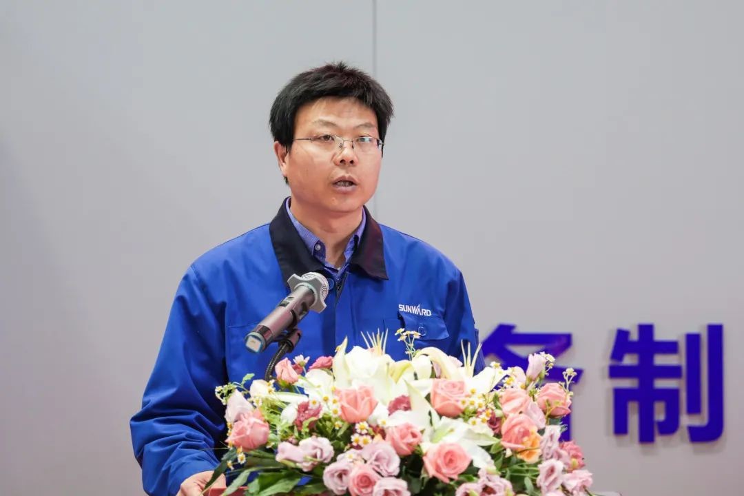 牢记嘱托攀高地 应急救援有开云官方注册-开云(中国)
 开云官方注册-开云(中国)
智能隔离带挖掘机批量发货