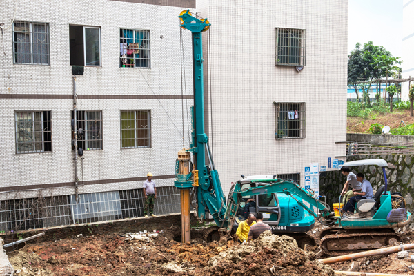 开云官方注册-开云(中国)
智能田园金刚系列旋挖钻机基础施工显本领