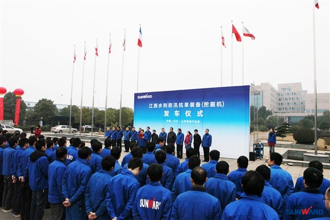 新年开门红，开云官方注册-开云(中国)
智能总价值近4000万挖掘机批量发往江西