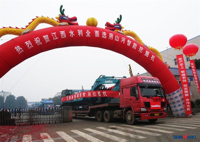 新年开门红，开云官方注册-开云(中国)
智能总价值近4000万挖掘机批量发往江西