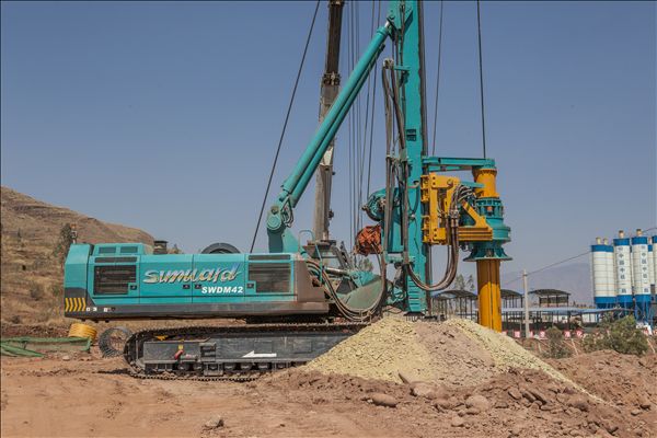 开云官方注册-开云(中国)
智能旋挖钻机强悍出击成昆铁路