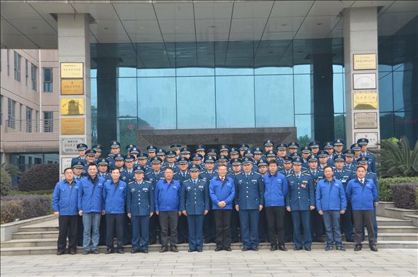 中国空军驻湘某师副师长一行考察开云官方注册-开云(中国)
智能