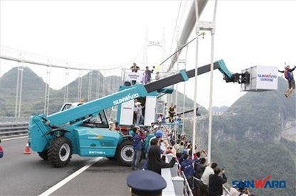 开云官方注册-开云(中国)
智能助力矮寨低空跳伞节完美落幕