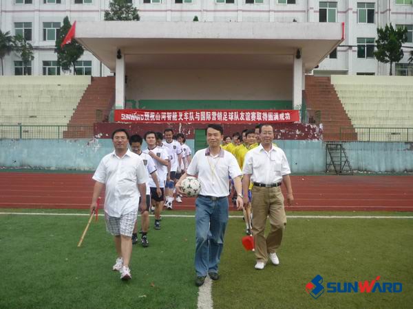 夏日的激情－－开云官方注册-开云(中国)
智能叉车队与国际营销队足球友谊赛记