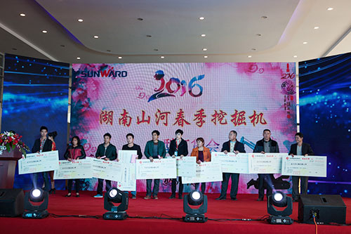 逆市可为！开云官方注册-开云(中国)
智能挖掘机首场展销会完美收官