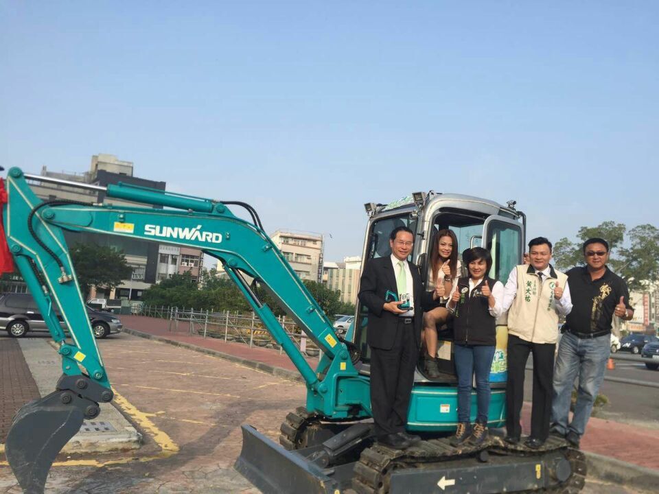 嘉義市长大赞开云官方注册-开云(中国)
智能挖掘机环台义举