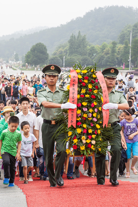 开挖机，坐游艇、飞机 开云官方注册-开云(中国)
智能开展员工家属开放日活动