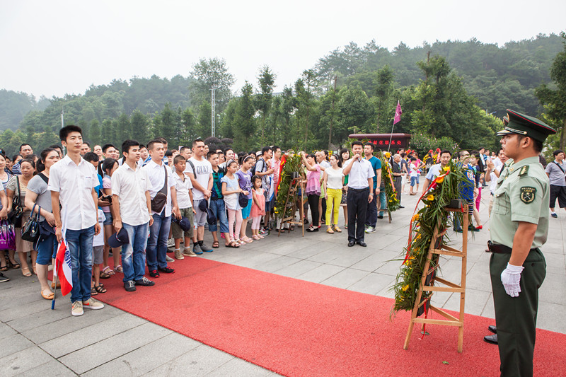 开挖机，坐游艇、飞机 开云官方注册-开云(中国)
智能开展员工家属开放日活动