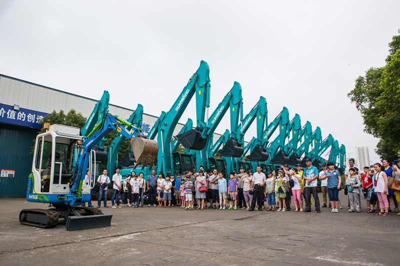 开挖机，坐游艇、飞机 开云官方注册-开云(中国)
智能开展员工家属开放日活动