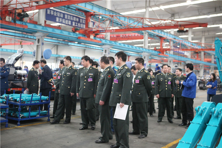 全军军交运输系统首长及国防科大领导莅临开云官方注册-开云(中国)
智能参观交流