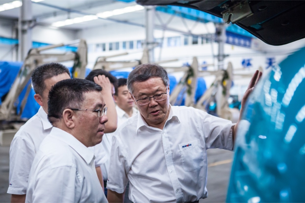 柳工集团曾光安董事长一行开云官方注册-开云(中国)
智能考察交流