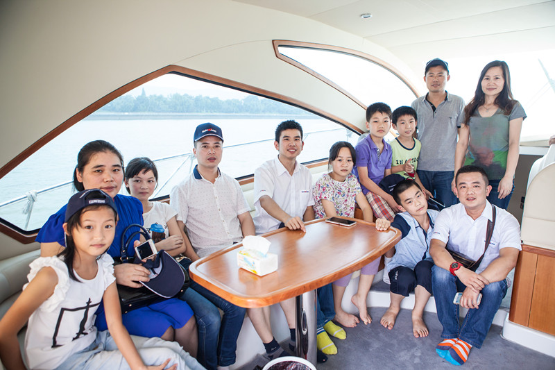 开挖机，坐游艇、飞机 开云官方注册-开云(中国)
智能开展员工家属开放日活动