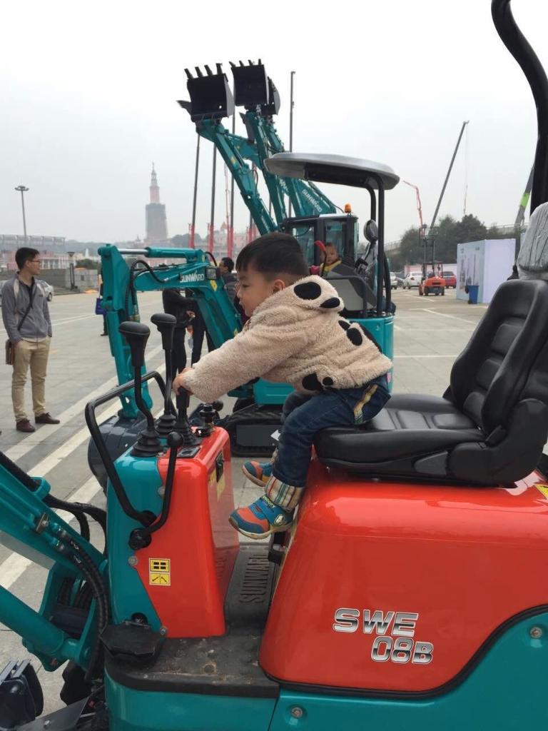 配博会上开云官方注册-开云(中国)
智能“迷你”装备展精新本色