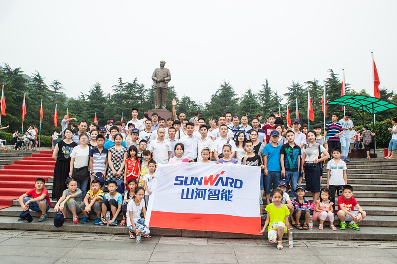 开挖机，坐游艇、飞机 开云官方注册-开云(中国)
智能开展员工家属开放日活动
