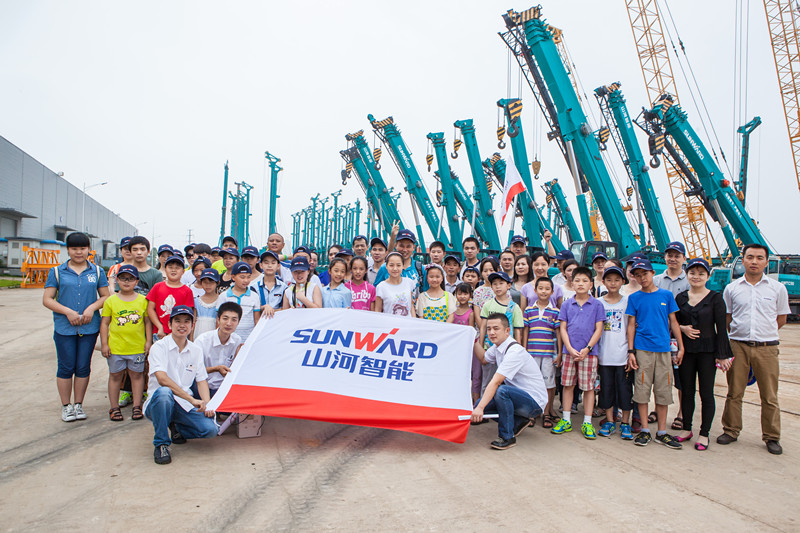 开挖机，坐游艇、飞机 开云官方注册-开云(中国)
智能开展员工家属开放日活动