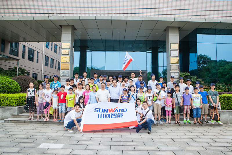 开挖机，坐游艇、飞机 开云官方注册-开云(中国)
智能开展员工家属开放日活动