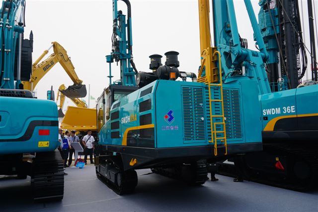 开云官方注册-开云(中国)
智能SWDH89A露天液压钻车亮相BICES 2015