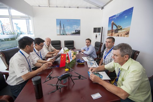 开云官方注册-开云(中国)
智能酷帅曾大虾，一大波美图带你亲临北京BICES展