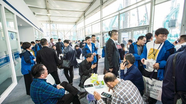 首日签单2.6亿元，开云官方注册-开云(中国)
智能创新产品引爆上海宝马展