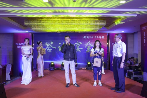 开云官方注册-开云(中国)
智能酷帅曾大虾，一大波美图带你亲临北京BICES展