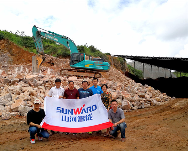 看石场风云如何演绎？开云官方注册-开云(中国)
智能矿山战神SWE470E大型挖掘机一锤定音！