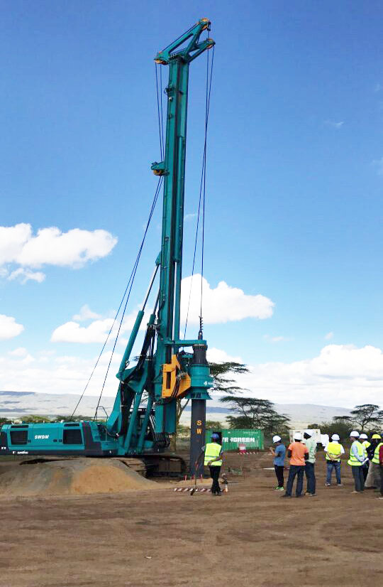 肯尼亚总统高度赞赏，乞力马扎罗山下开云官方注册-开云(中国)
绿闪耀