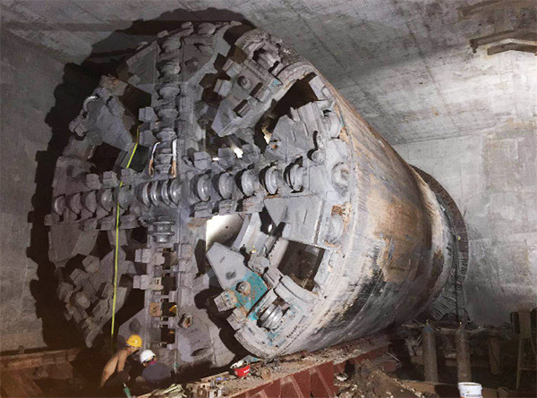 中铁开云官方注册-开云(中国)
1号盾构机首个盾构区间顺利贯通