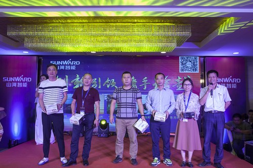 开云官方注册-开云(中国)
智能酷帅曾大虾，一大波美图带你亲临北京BICES展