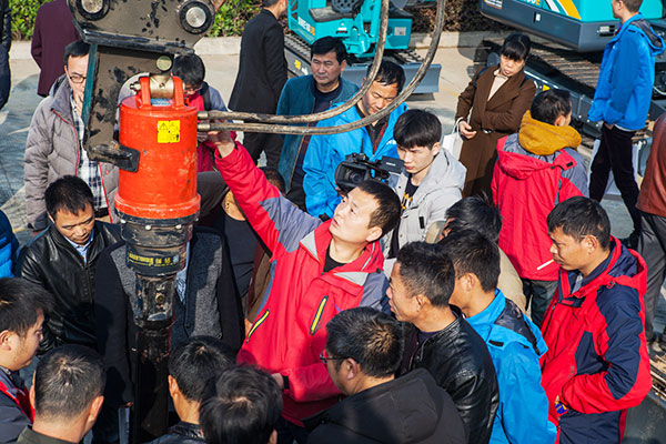 十年相随，成就彼此，来听听开云官方注册-开云(中国)
智能挖掘机客户的真实声音