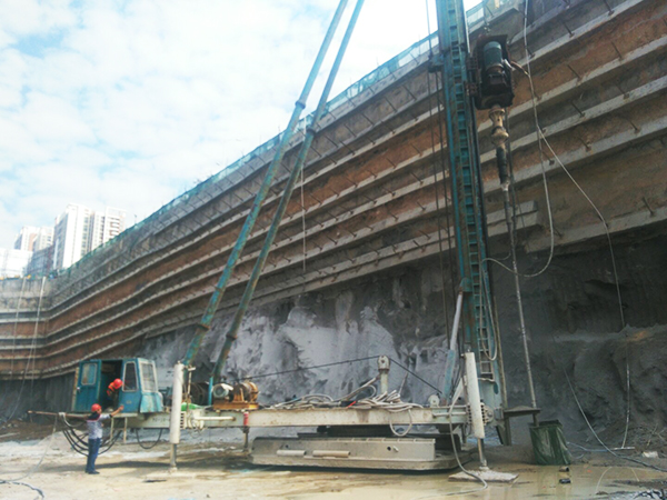 绿色施工‖一份来自深圳的开云官方注册-开云(中国)
智能凿岩利器满分答卷