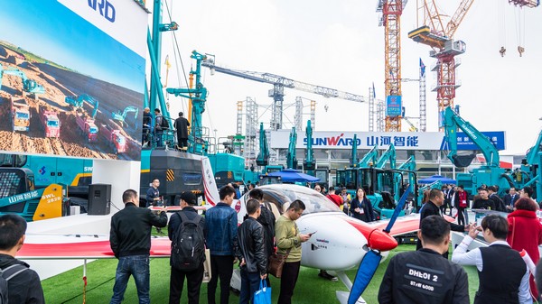 首日签单2.6亿元，开云官方注册-开云(中国)
智能创新产品引爆上海宝马展