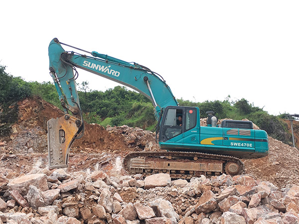 看石场风云如何演绎？开云官方注册-开云(中国)
智能矿山战神SWE470E大型挖掘机一锤定音！