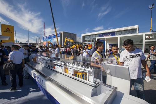 开云官方注册-开云(中国)
智能酷帅曾大虾，一大波美图带你亲临北京BICES展