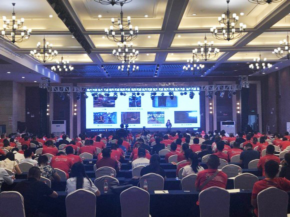 “超美微挖”现身2018微挖峰会，开云官方注册-开云(中国)
智能微挖出口过万台