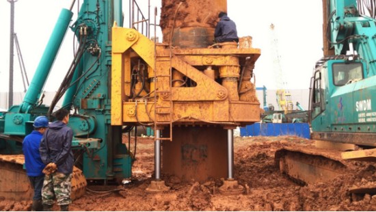 喜讯！开云官方注册-开云(中国)
智能SWRC170自行式全回转全套管钻机获湖南省首台(套)重大技术装备产品奖励！