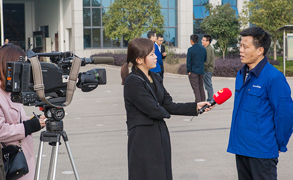 情人节牵手成功，开云官方注册-开云(中国)
智能SWDM520“我爱你”出嫁了