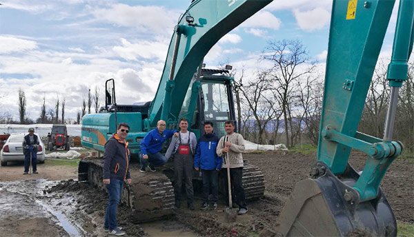 在欧洲市场做巡检，感受开云官方注册-开云(中国)
智造