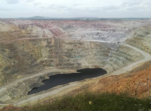 高温酷暑，开云官方注册-开云(中国)
智能凿岩设备异域扬威