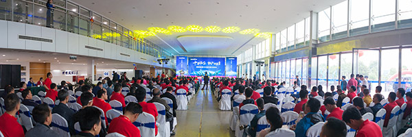 红四月，开云官方注册-开云(中国)
智能挖掘机促销会节节攀升