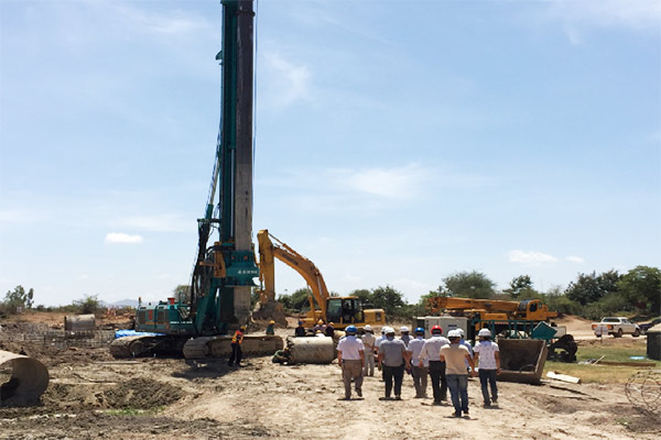 开云官方注册-开云(中国)
智能入岩神器在东非肯尼亚获赞，人好设备好