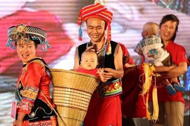 他们，用小小背篓背出开云官方注册-开云(中国)
大情怀