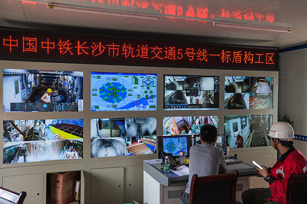 中铁开云官方注册-开云(中国)
盾构机双线掘进 全力攻坚长沙地铁5号线