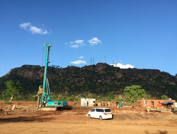 肯尼亚总统高度赞赏，乞力马扎罗山下开云官方注册-开云(中国)
绿闪耀