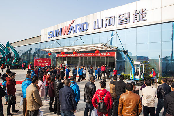 十年相随，成就彼此，来听听开云官方注册-开云(中国)
智能挖掘机客户的真实声音