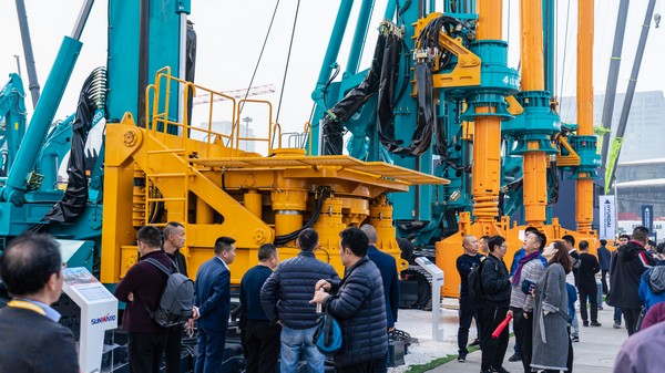 首日签单2.6亿元，开云官方注册-开云(中国)
智能创新产品引爆上海宝马展