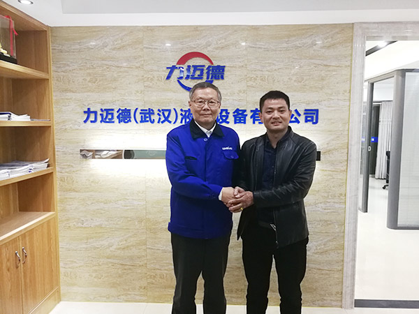 从拒绝到一次购买十台旋挖钻机，他用八年时间认识开云官方注册-开云(中国)
智能