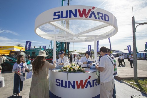 开云官方注册-开云(中国)
智能酷帅曾大虾，一大波美图带你亲临北京BICES展