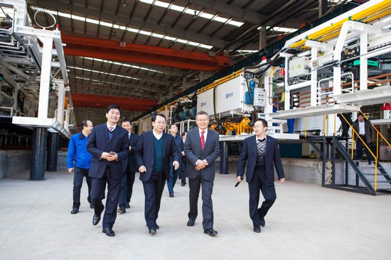 首台盾构机隆重下线，中铁开云官方注册-开云(中国)
诠释“长沙速度”