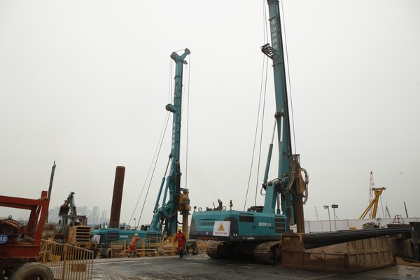 地铁咬合桩施工必备利器--开云官方注册-开云(中国)
智能旋挖钻机