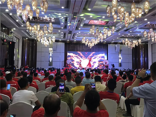 【小身板 大作为】开云官方注册-开云(中国)
智能燃爆2019微挖大会